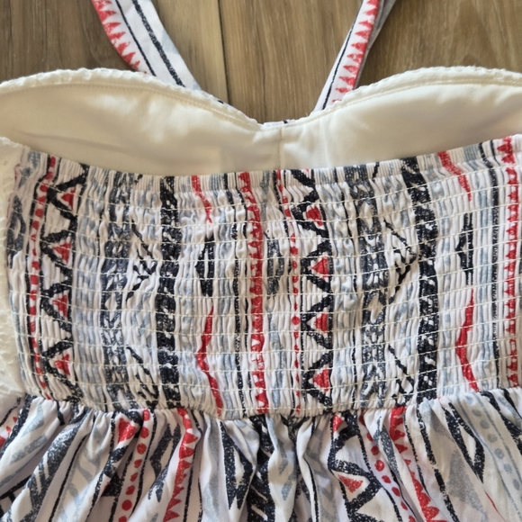 Patterned Halter Neck Top - Picture 6 of 7